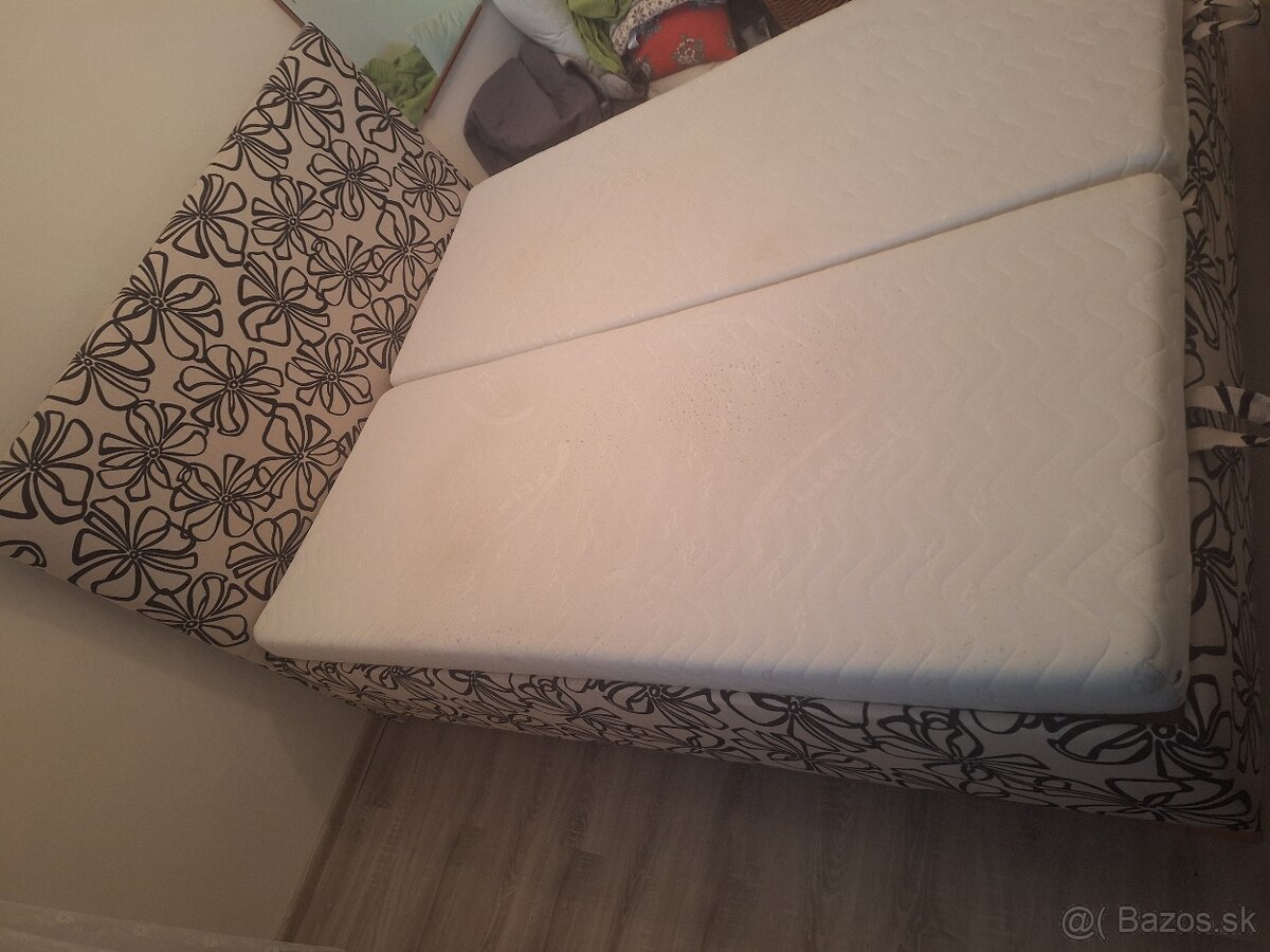 Manželska posteĺ - 4