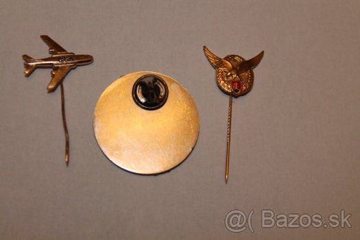 Odznaky "1. M Á J A" a iné. - 4