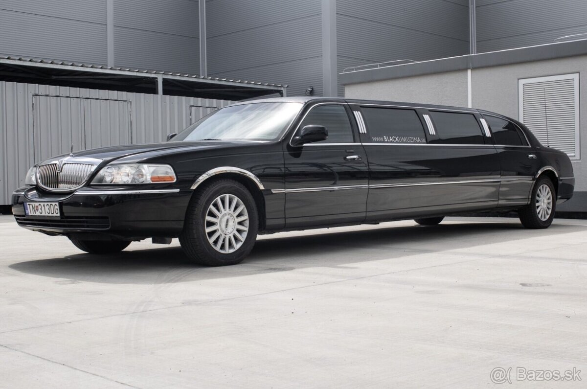 LINCOLN TOWN CAR LIMOUSINE - 4