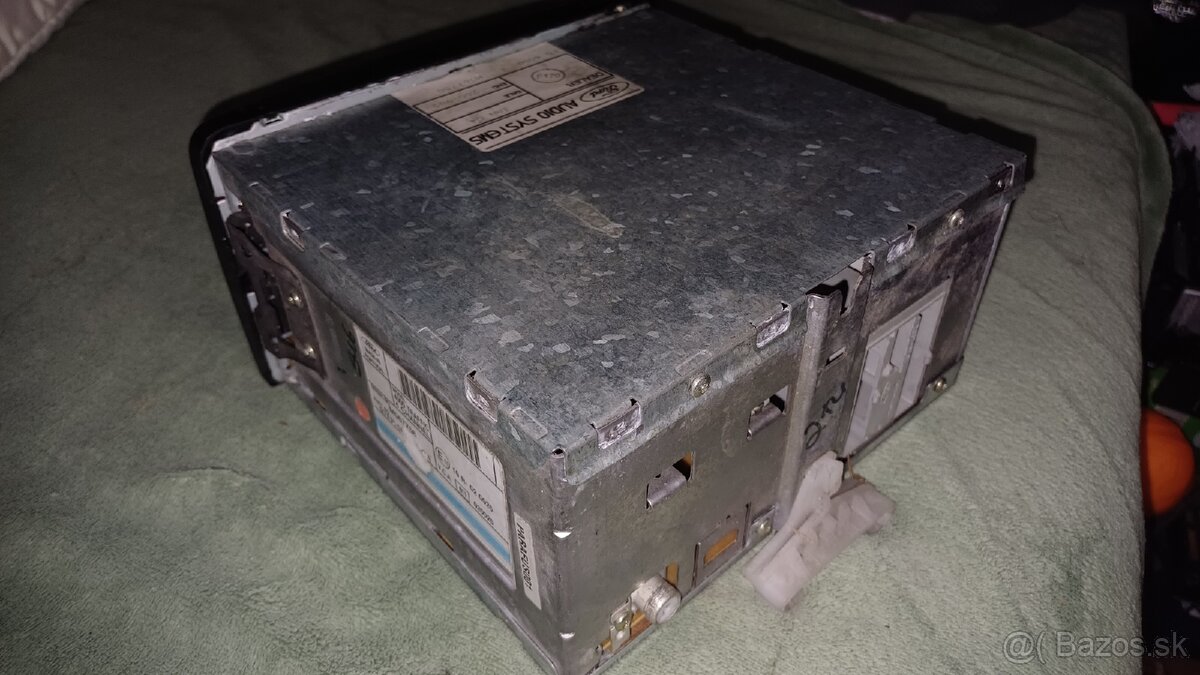 Predám autorádio na Ford Focus Mk1 - 4