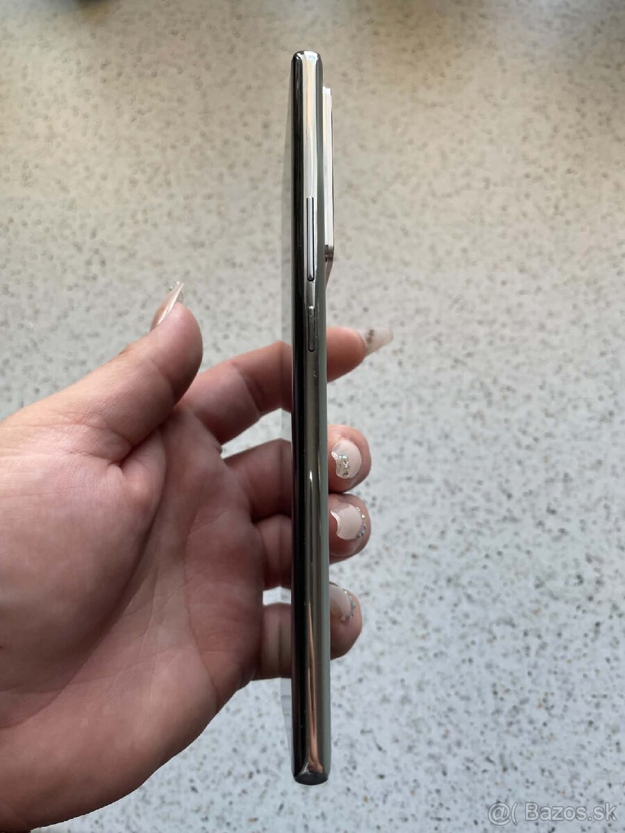 Infinix note 40 pro racing Edition - 4