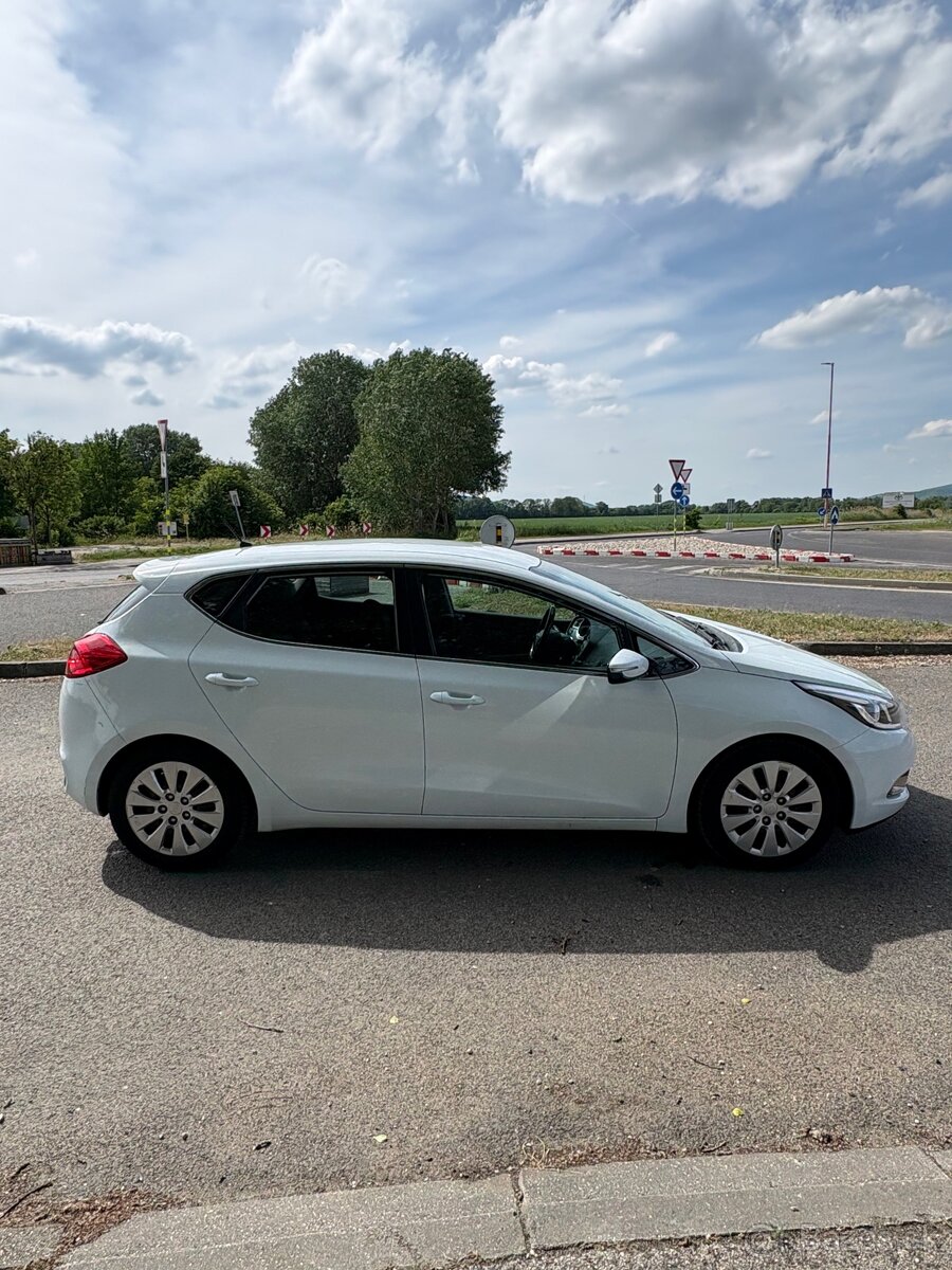 KIA Ceed 1.6 CRDI - 4
