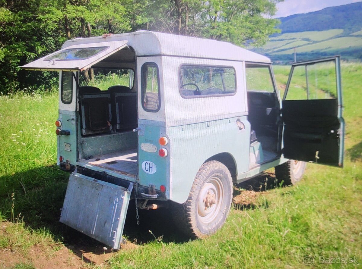 Hladam tento landrover defender series 3