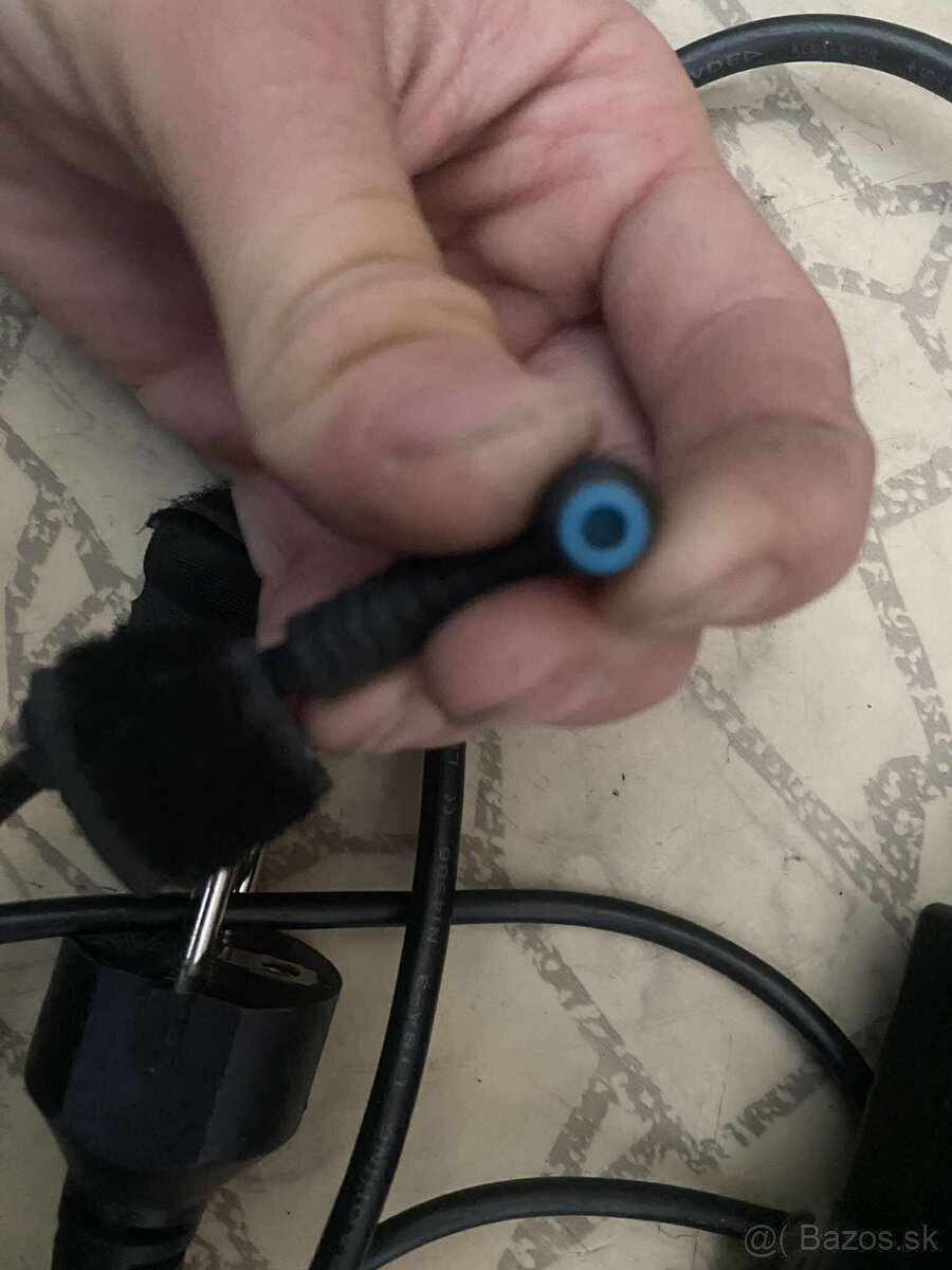 Predám tento adaptér na hp notbooki - 4