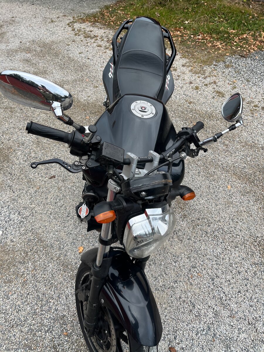 Yamaha fz6 - 4