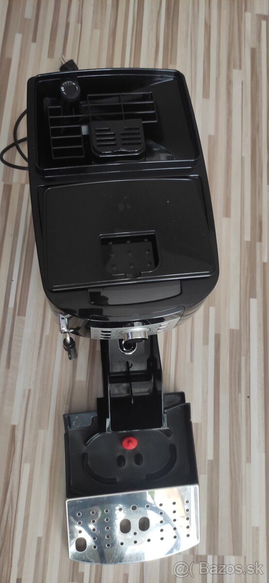 DeLonghi Magnifica S - 4