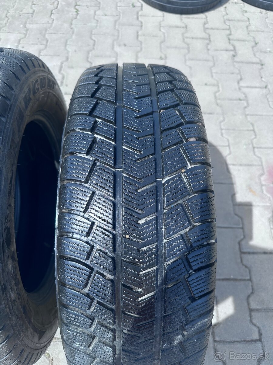 Zimne pneu 235/65R17 - 4