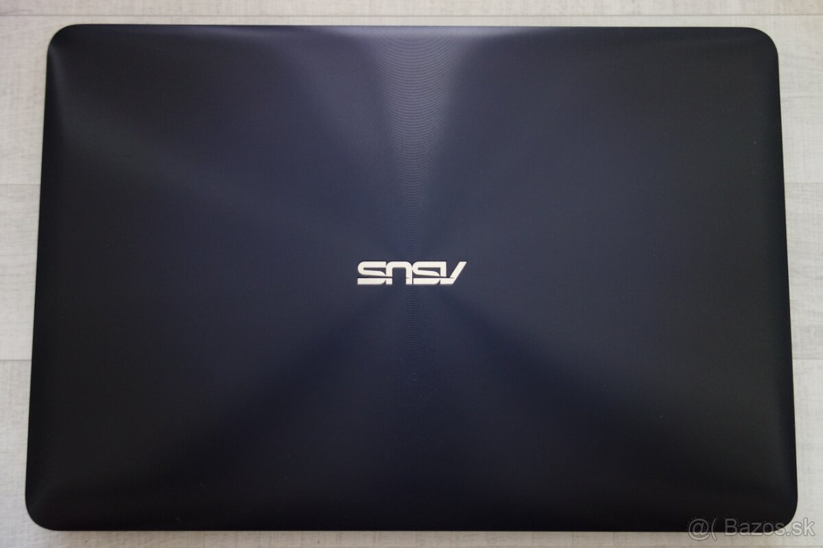 ASUS VivoBook X556U - 4