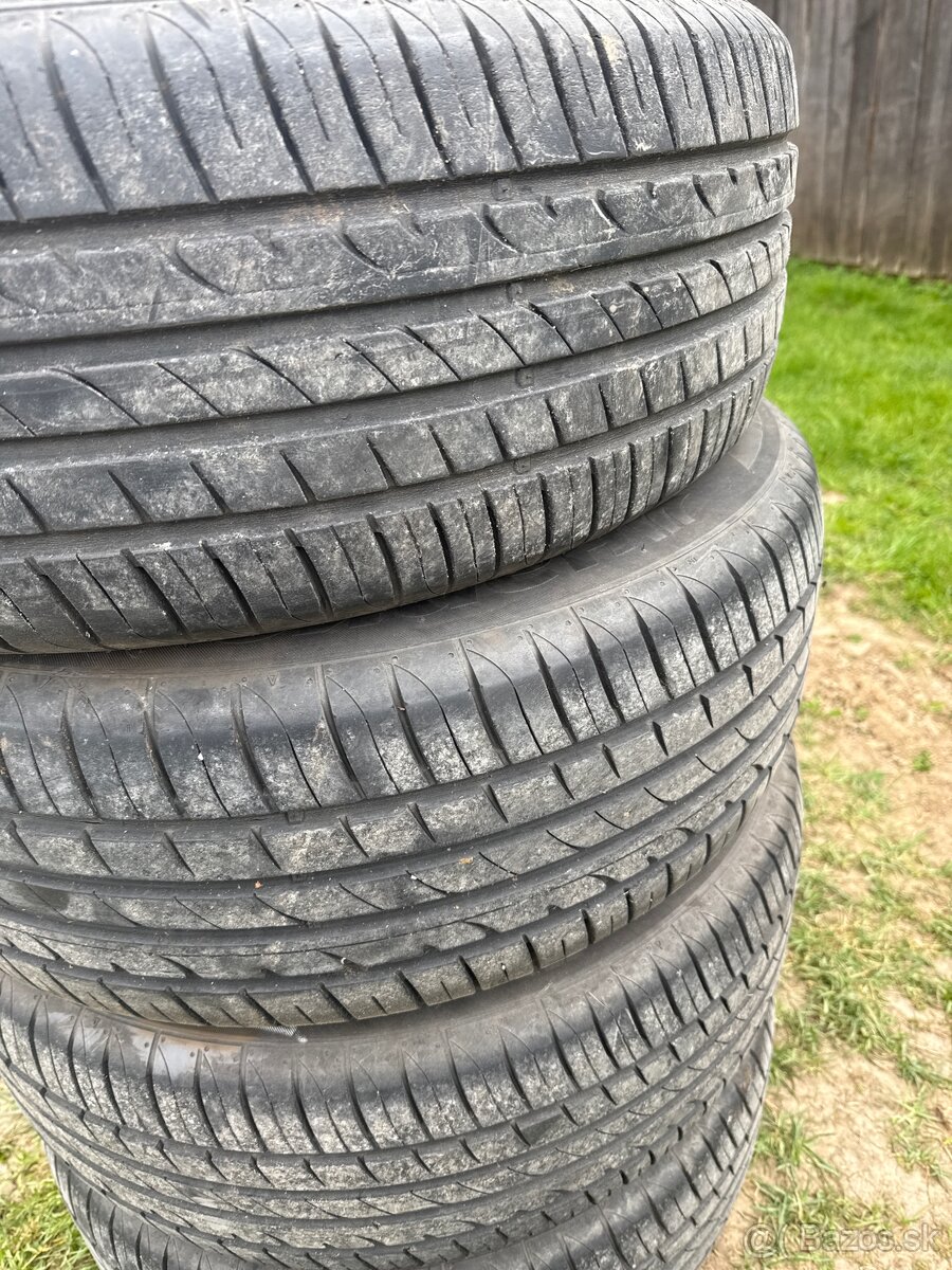 225/60R17 - 4