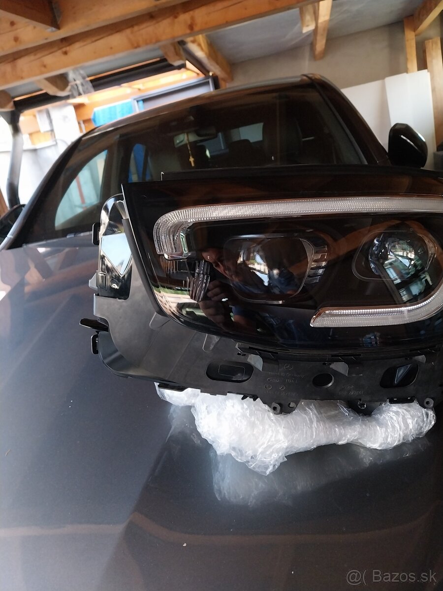 Predné svetlo mercedes glc - 4