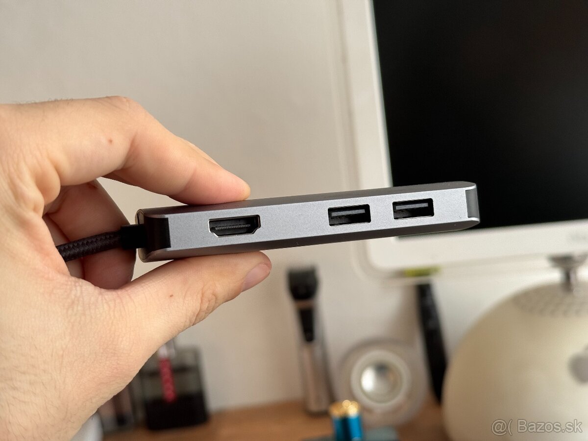 USB HUB 8k LINQ BYELEMENTS 8K HDMI 2.5GB ethernet - 4