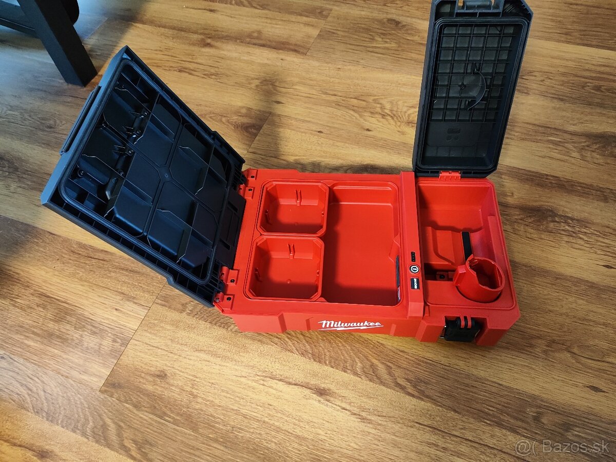 Predam PACKOUT svietidlo Milwaukee M12POAL-0 - 4