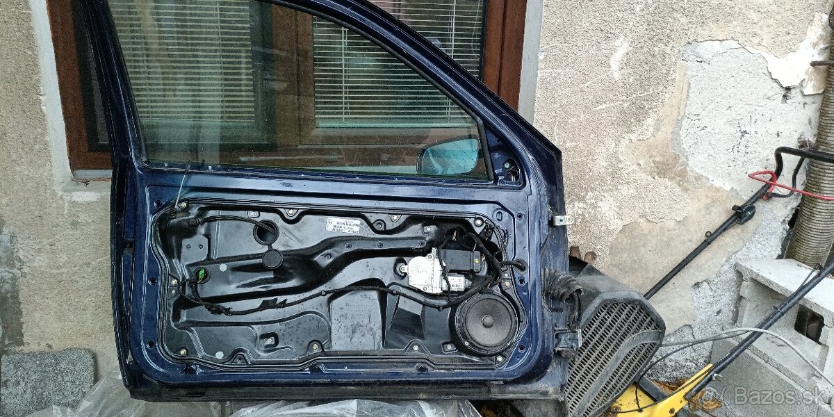 Golf 4 3dv. - dvere .... rezervované do 3.11. - 4