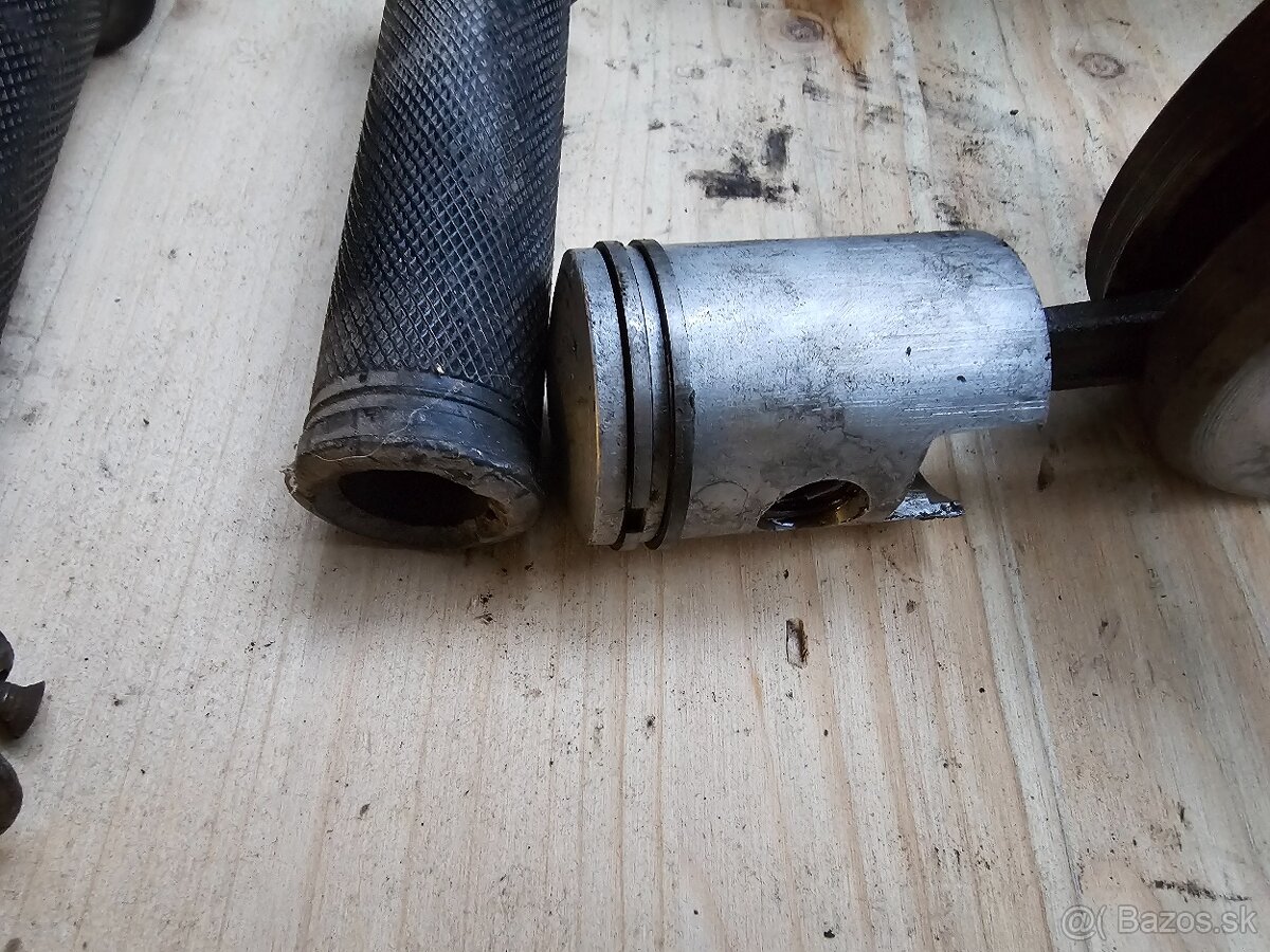 JAWA pionier 20,21 diely . - 4