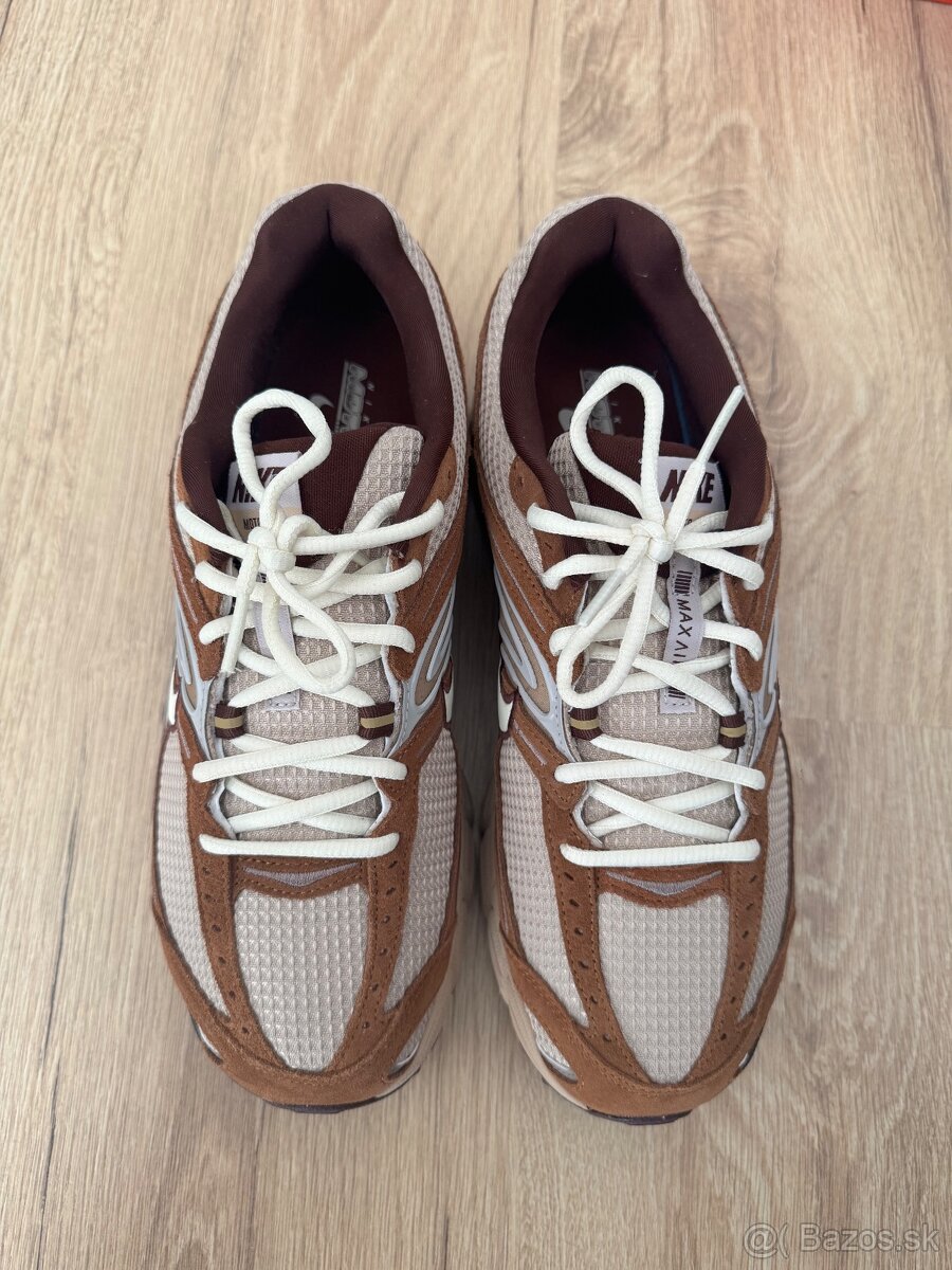 Nike Air Max Moto 2K - 4