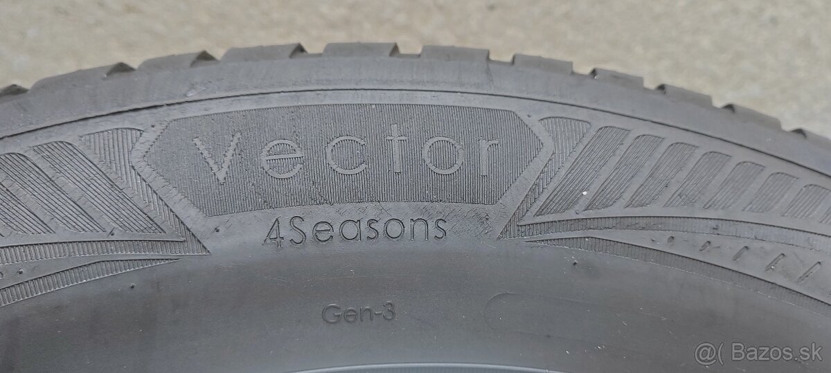 Predám celoročne pneu Goodyear 215/60 r17 - 4