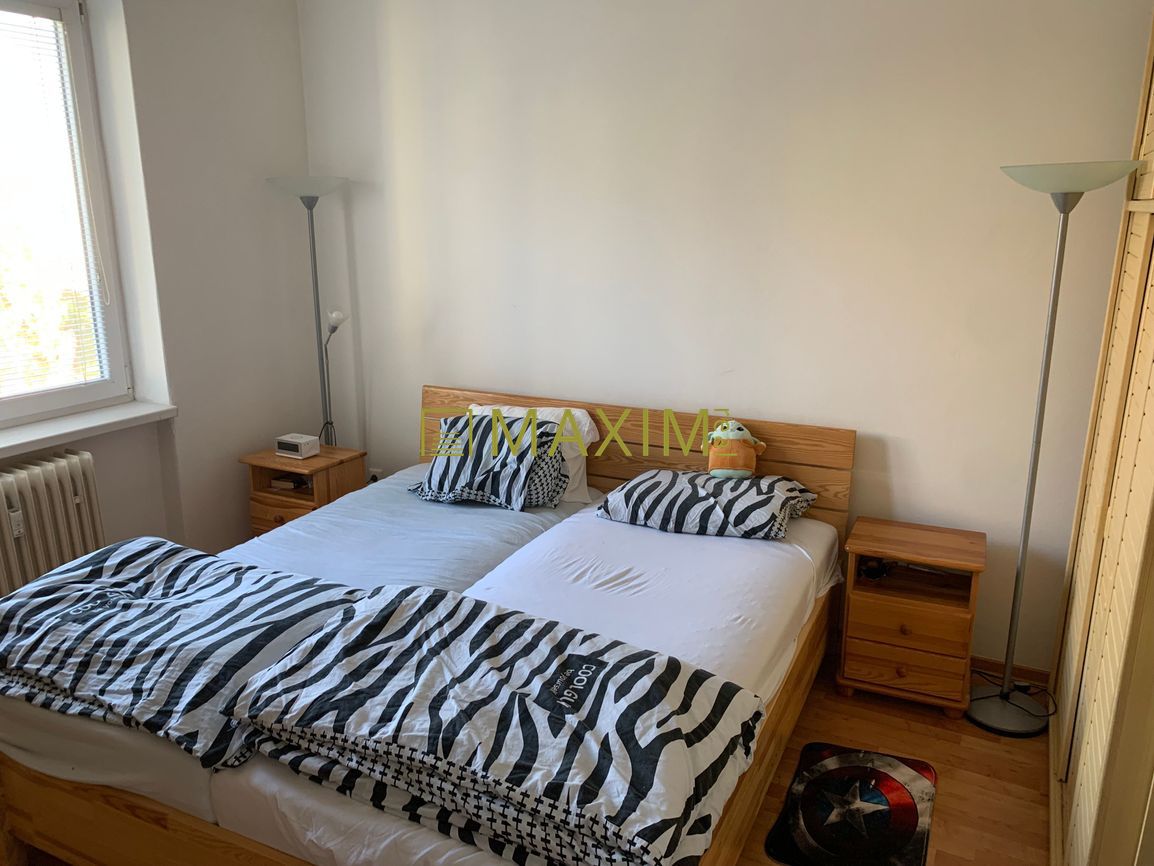 Ponúkame na predaj priestranný, slnečný a kompletne zariaden - 4