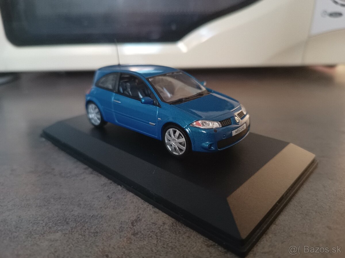 1:43 Renault Megane 2004 Sport - 4