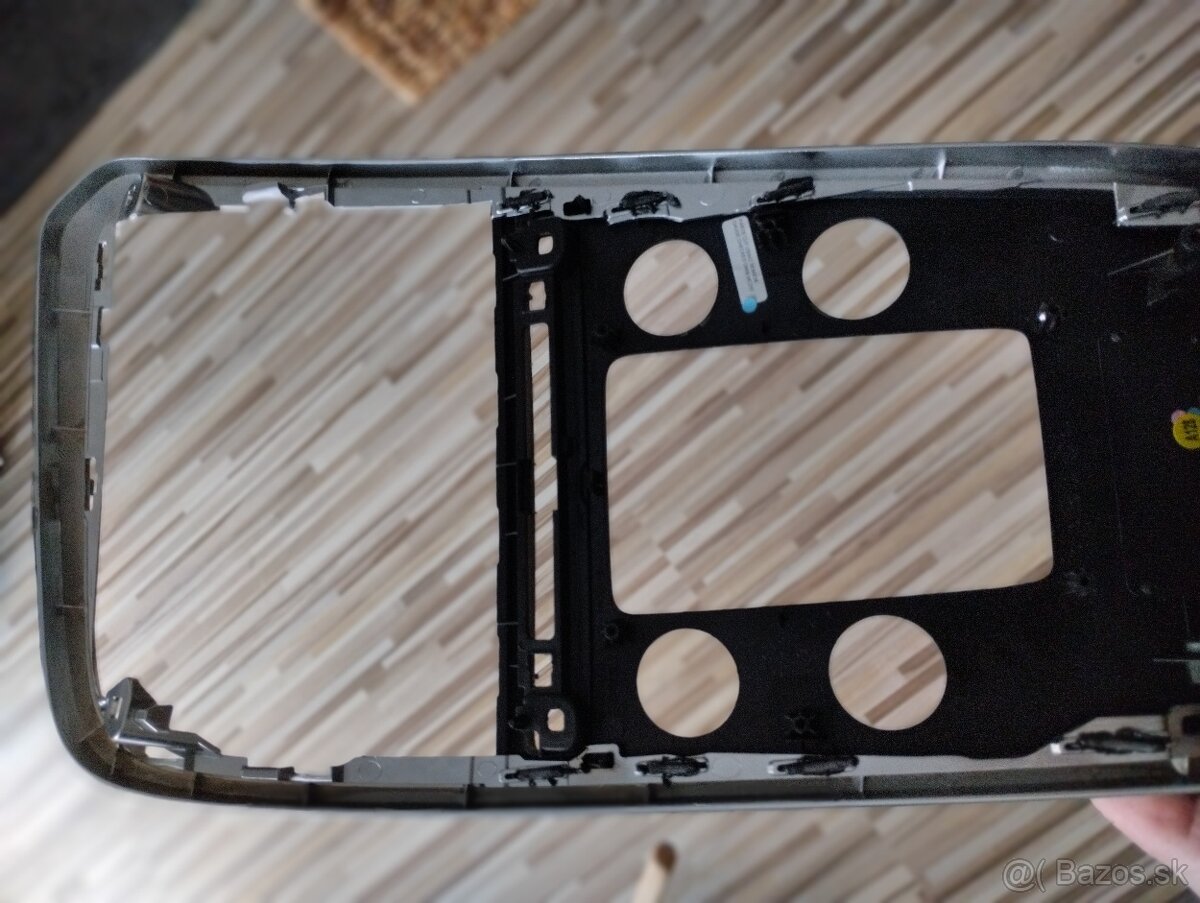 Predám centrálny panel Volvo XC60 - 4