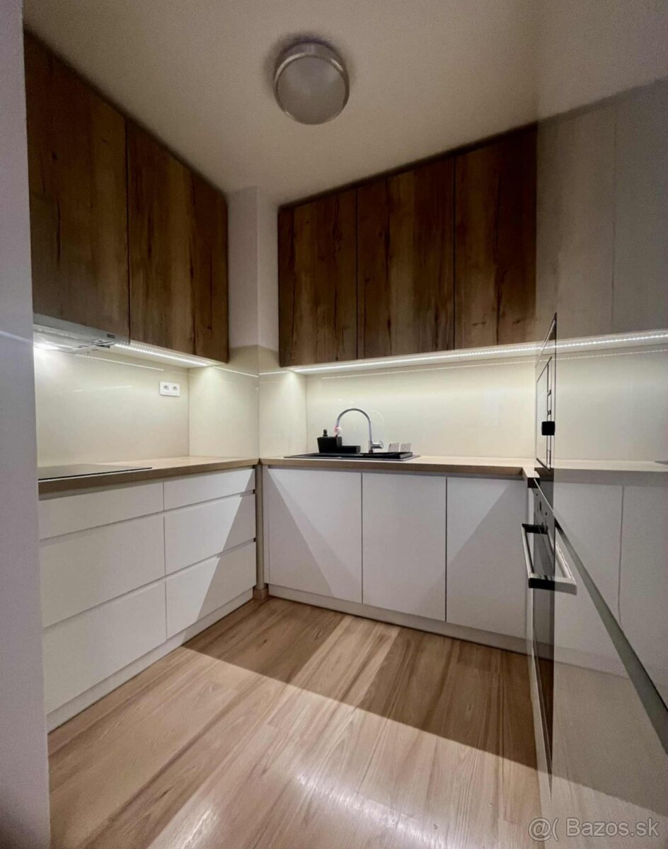 Moderný 2-izbový kompletne zariadený byt s loggiou a parkova - 4
