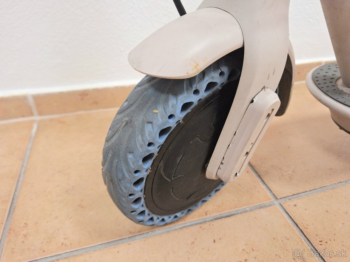 Xiaomi Mi Electric Scooter 3 - 4