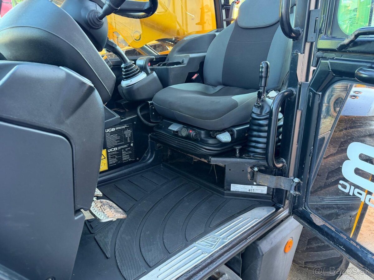 Teleskopický manipulátor JCB 531-70 AgriSuper, model 2017, 4 - 4