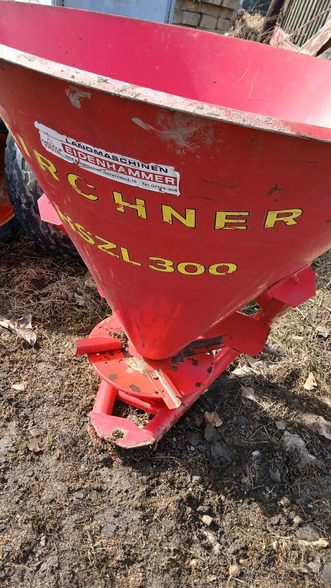 Rozmetadlo umelych hnojiv 300l - 4