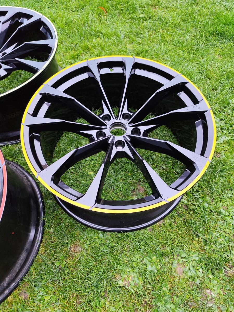 LAMBORGHINI URUS 23" DISKY - 4