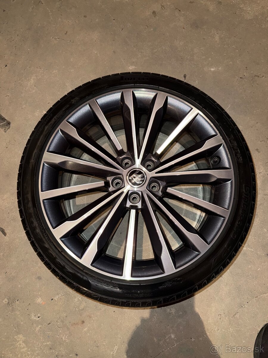 Disk Trinity19+Pneu Pirelli - 4
