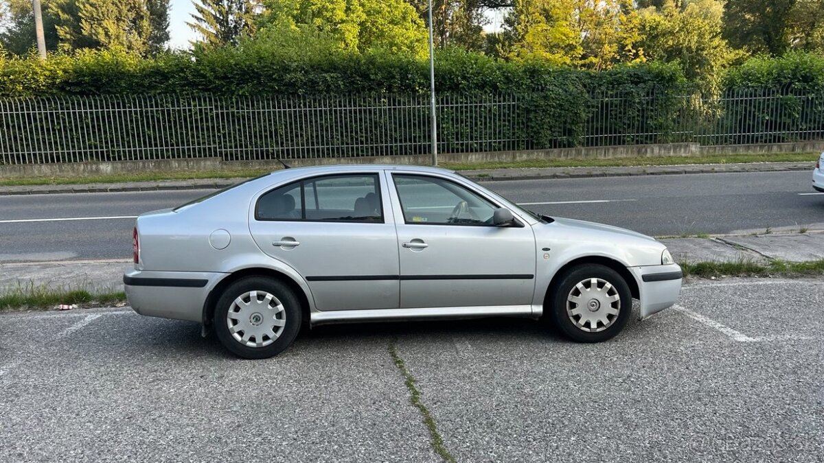 Skoda Octavia 2002 1.6 Benzin - 4
