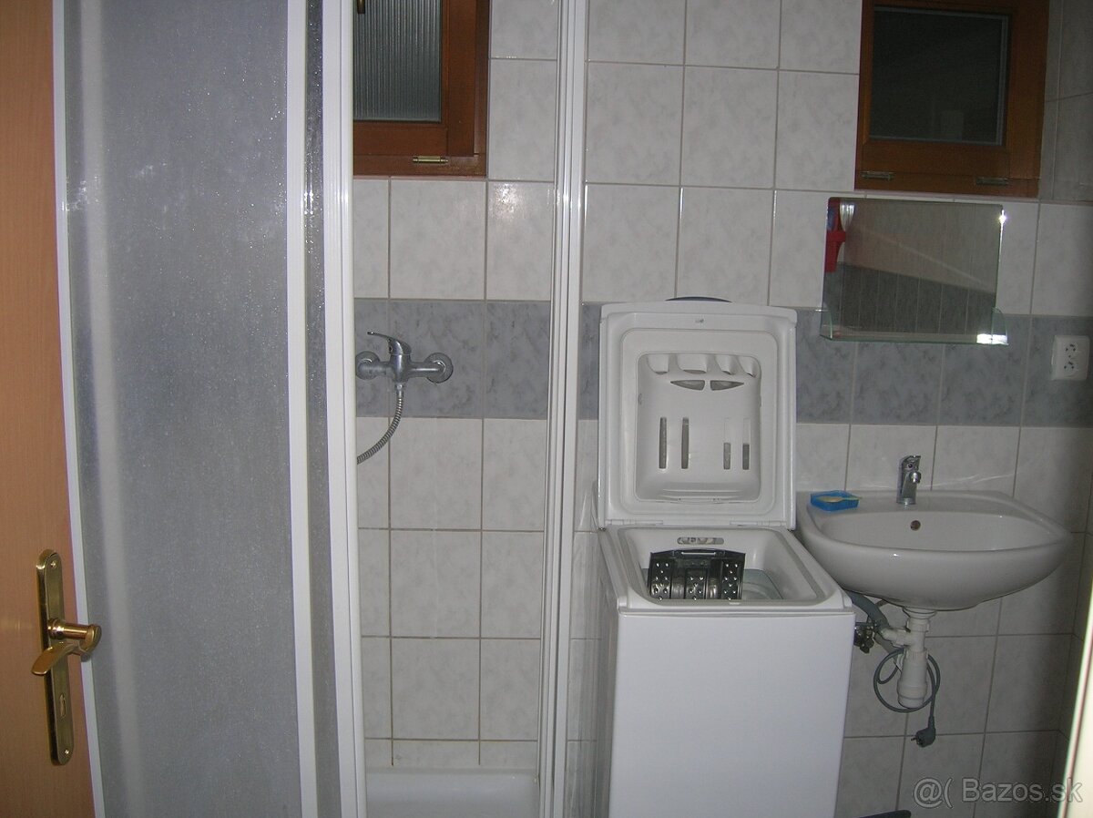 Prenajom 4 izbového bytu v centre Trnavy - 4