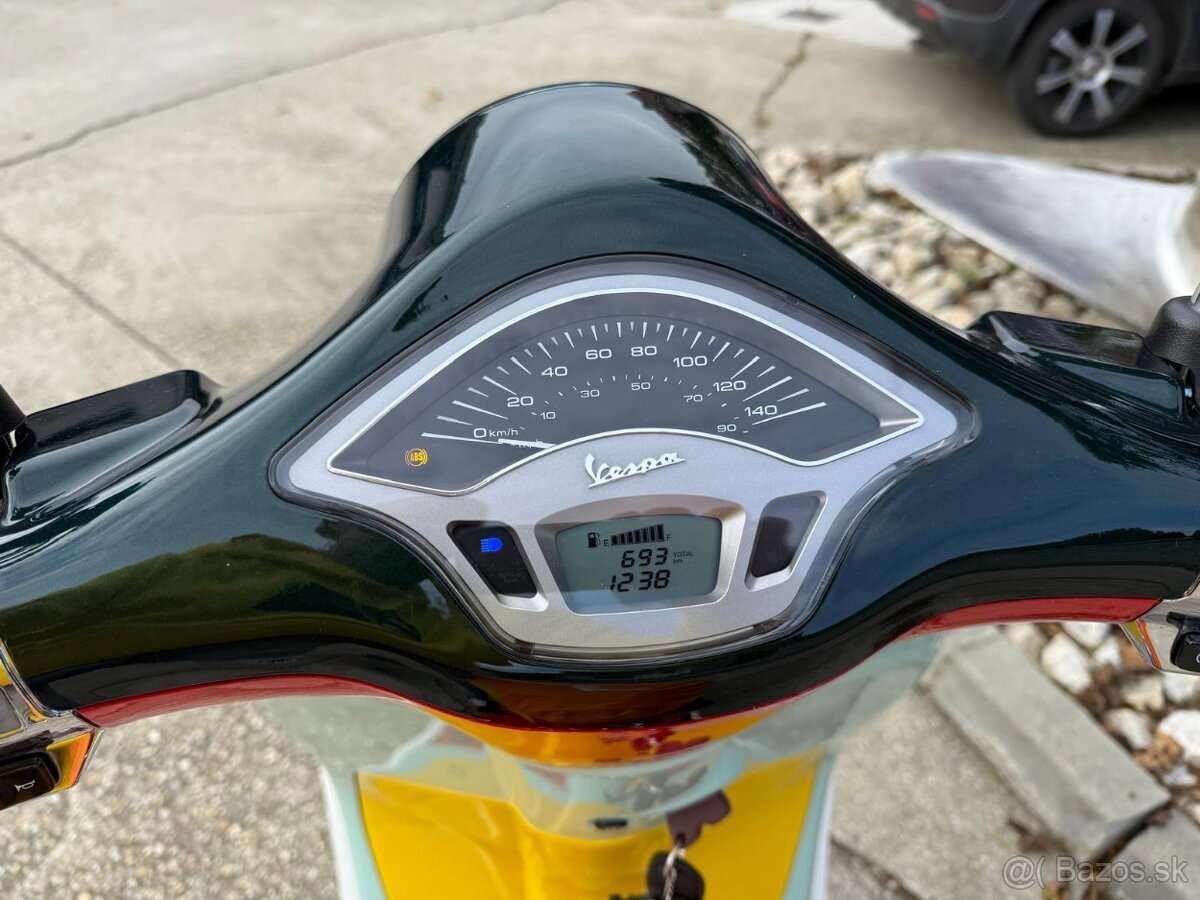 Vespa Primavera – Sean Wotherspoon - 4
