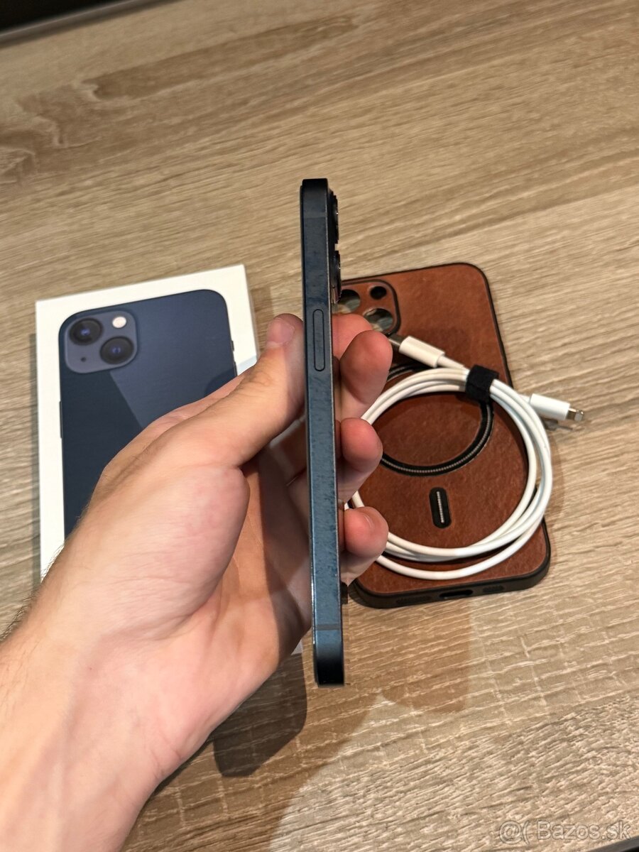 Apple iPhone 13 128GB Black - 4