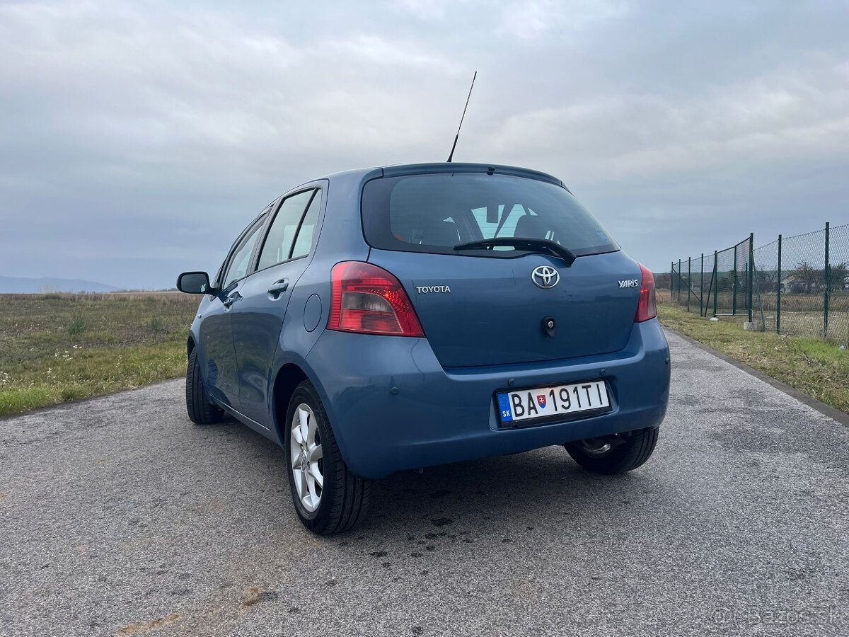 Toyota Yaris - 4