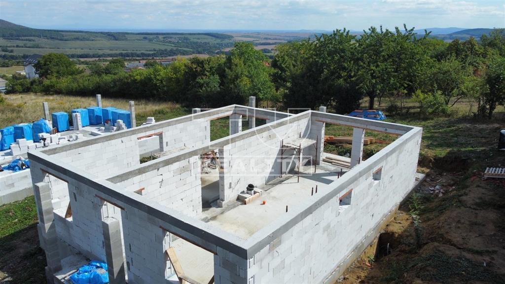 NA PREDAJ 4-IZBOVÝ BUNGALOV V LOKALITE KOŠICE-OKOLIE - 4