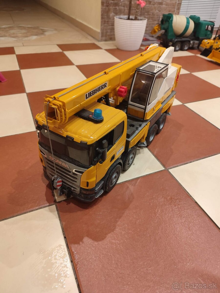 Predám Bruder domiešavač MAN a žeriav Liebherr - 4