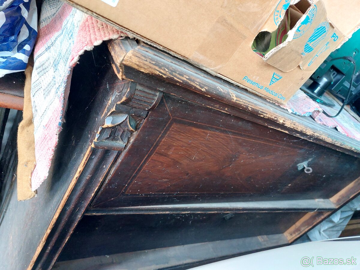 Starožitná komoda - 4