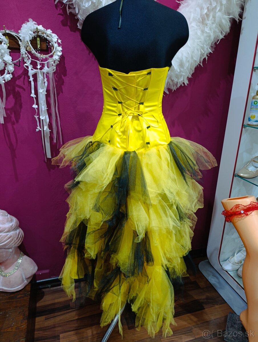 Extravagantne spoločenské šaty - 4