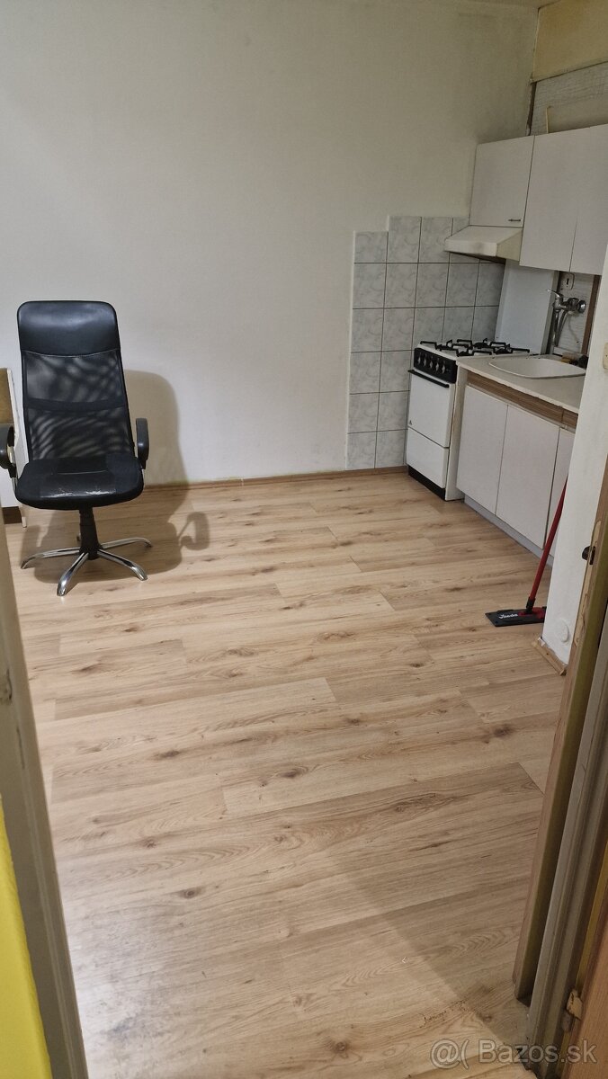 Predám zachovalú obývaciu stenu - 4