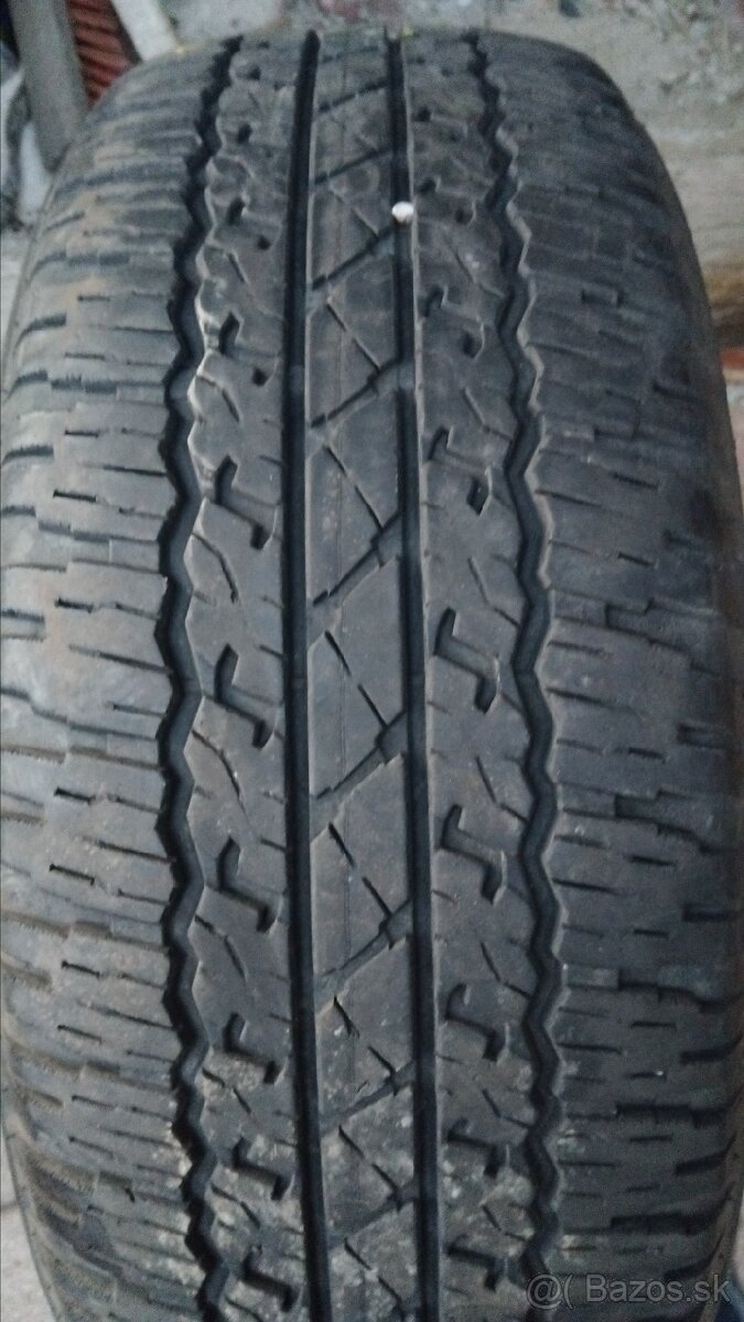 Pneu 4x4 offroad 265/65r17 - 4
