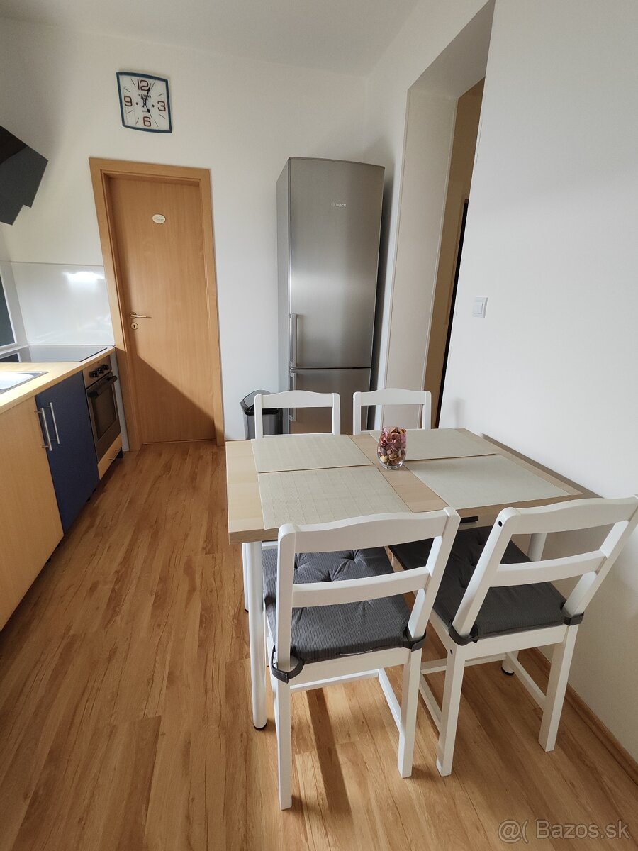 Prenájom 2-izbový byt - 4