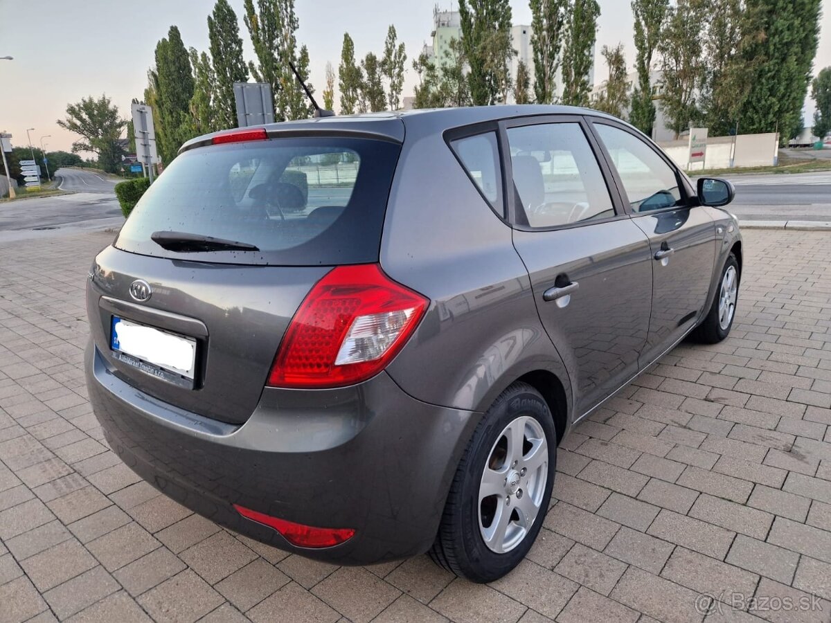 Predám Kia Ceed Facelift 1.4 66 kW, 2011 – TOP stav. - 4
