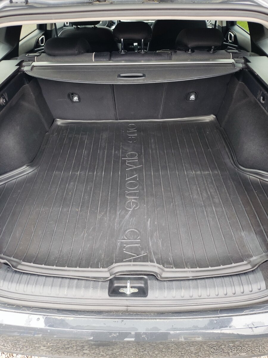 Kia ceed SW 1.4 - 4