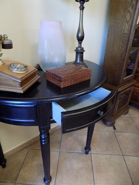 Elegantný polkruhový stolík - konzola - 4