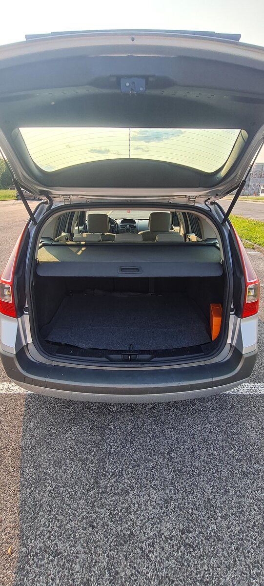 Renault Megane Grandtour 1.5 - 4