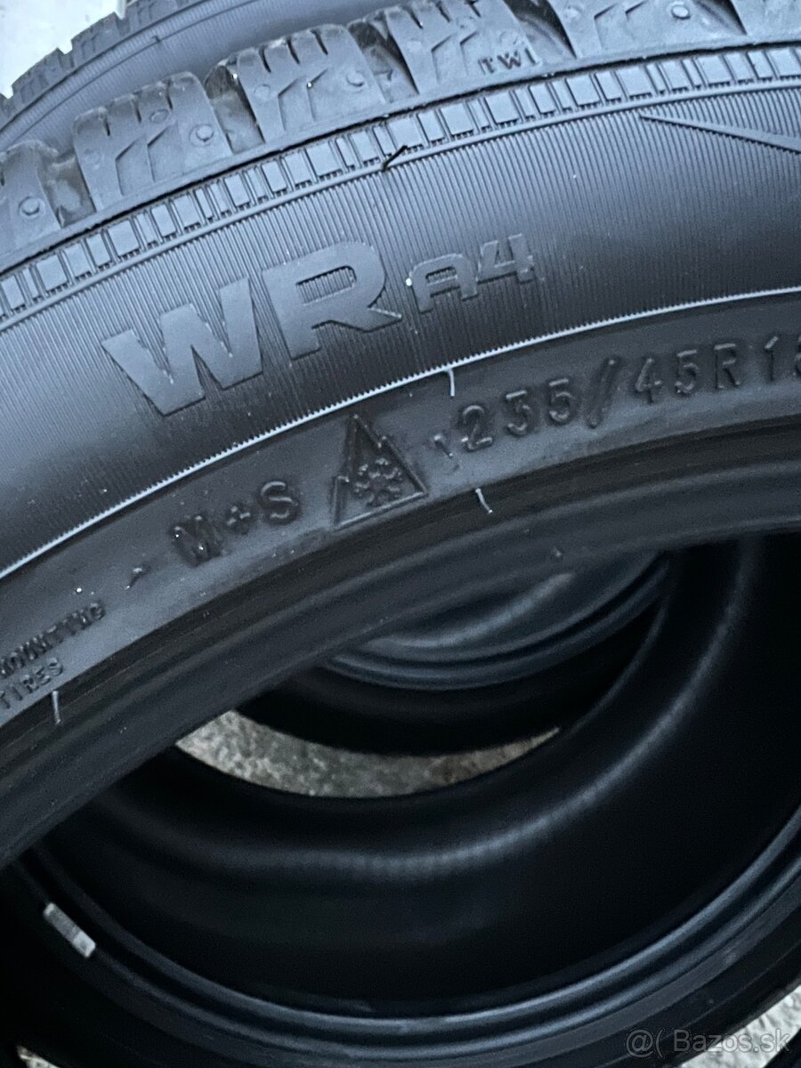 235/45 R18 Nokian WR a4 zimné - 4
