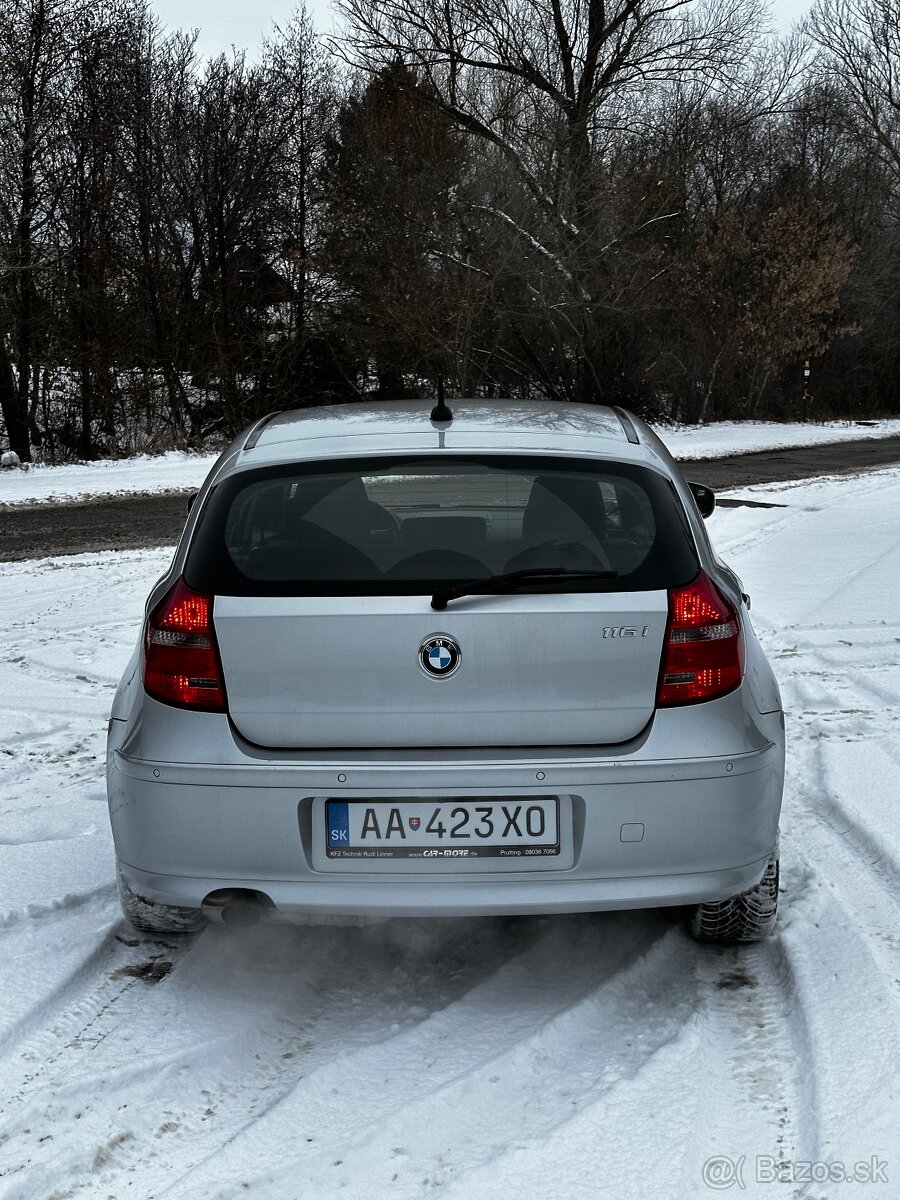 Predám BMW 1 e87 2.0i 90kw 2010 FaceLift - 4