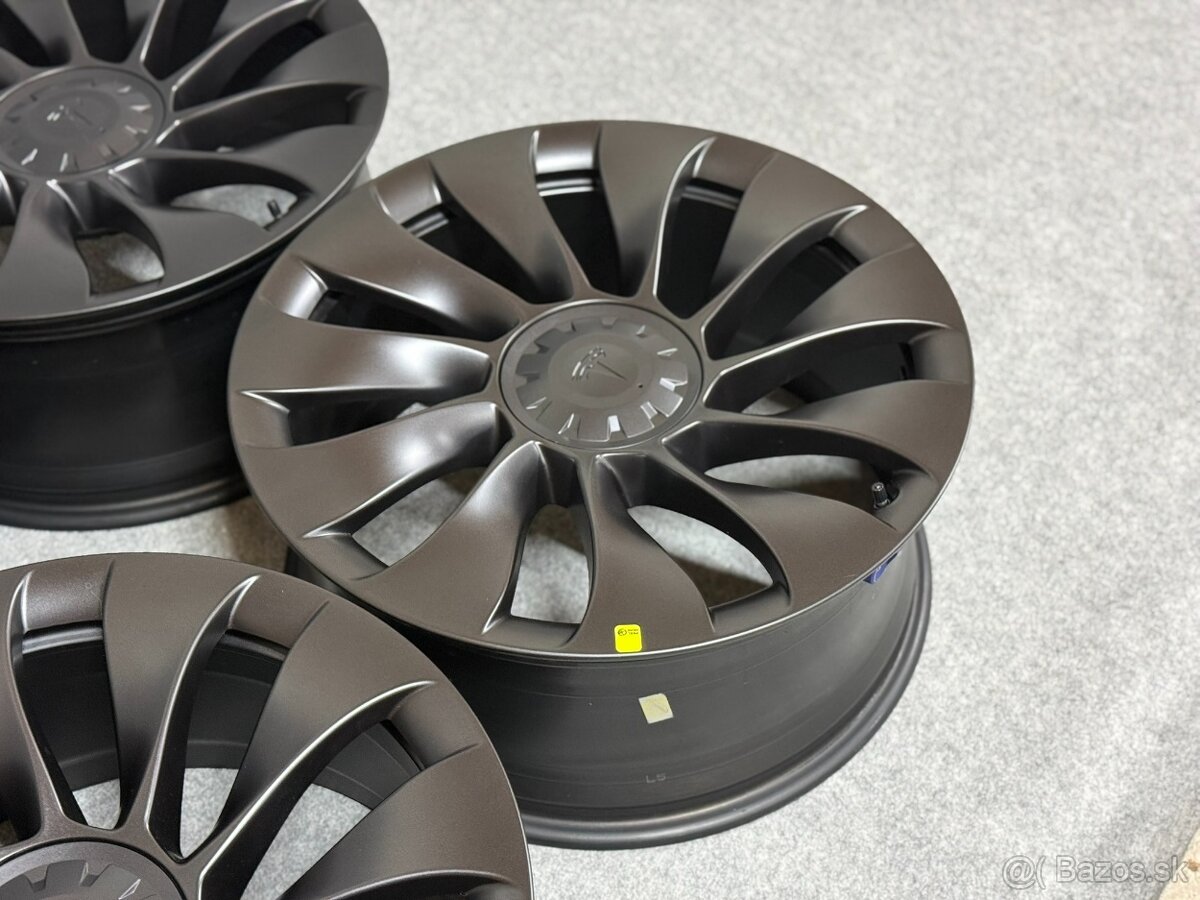 TESLA MODEL 3 R20 5X114,3 9J ET34 - 4