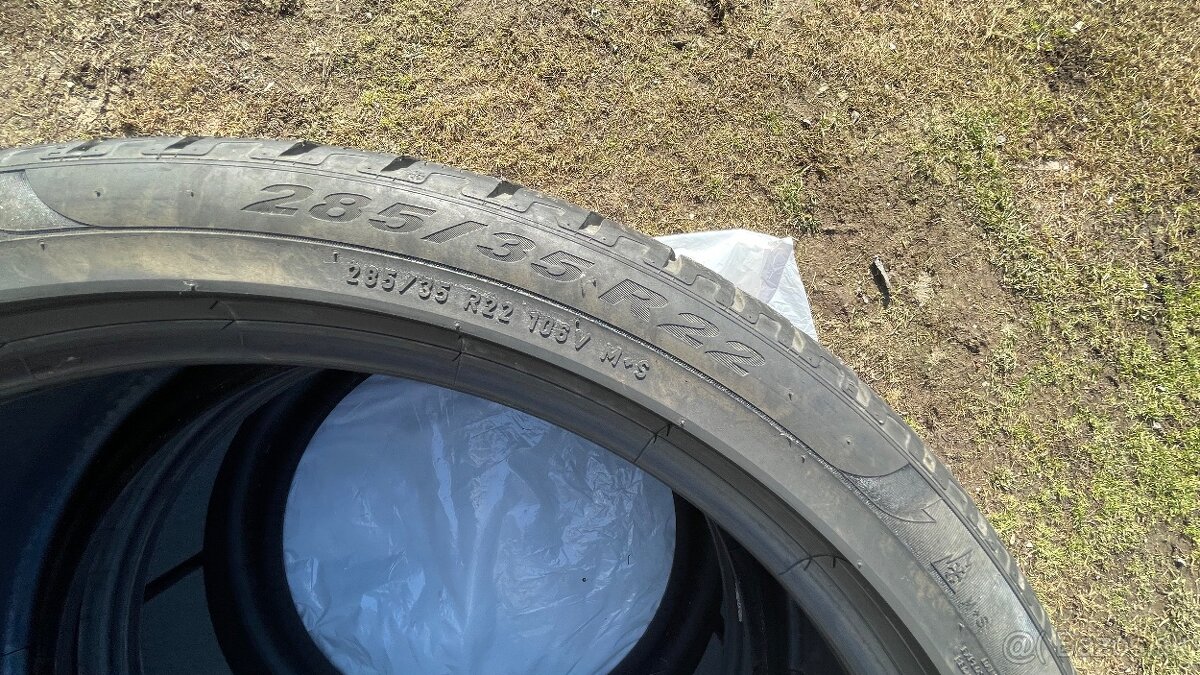 225 35 r22 - 4