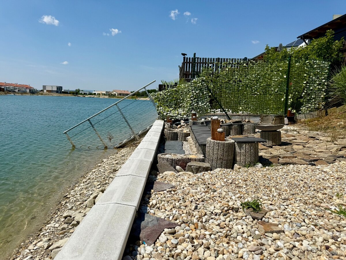 PREDAJ - RD pri súkromnom jazere - Boldog - 4